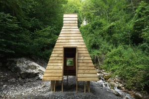 Periscope Hut connects people with nature in an unexpected way